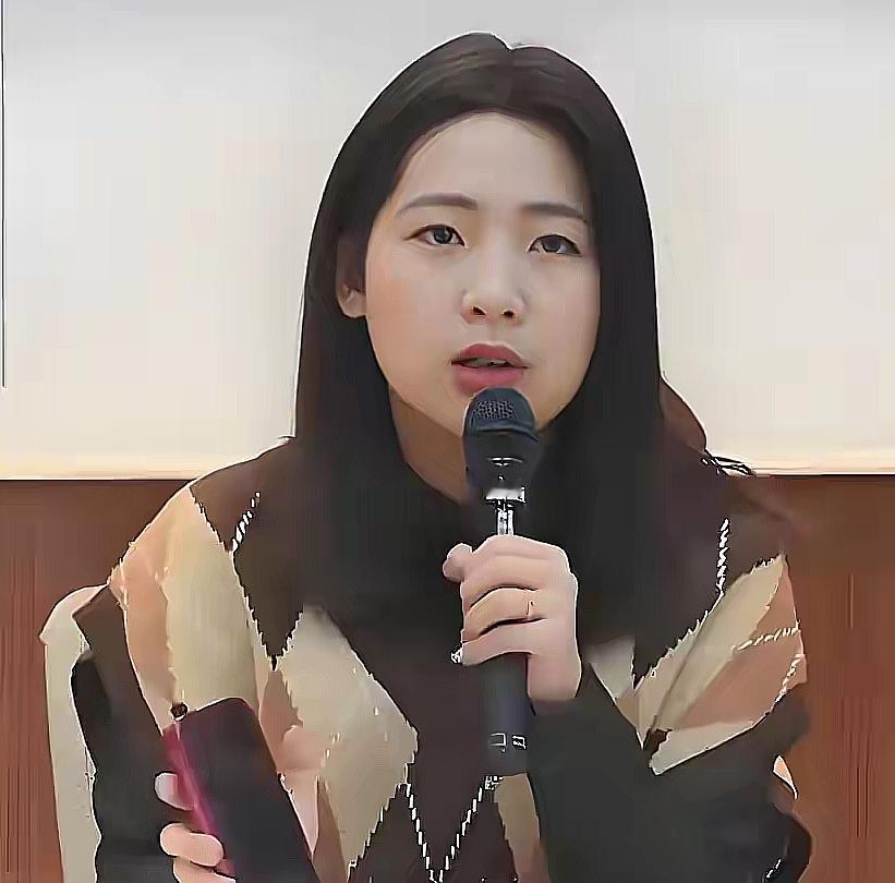 蓝营预算风波骤然反转，派系内斗闹剧终究沦为政治笑柄
 
岛内政坛的权力博弈向来藏