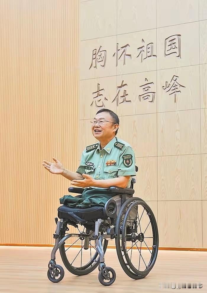 轮椅作战车，代码筑防线！王戟荣获时代楷模，守护大国重器的软件安全
 
2026年