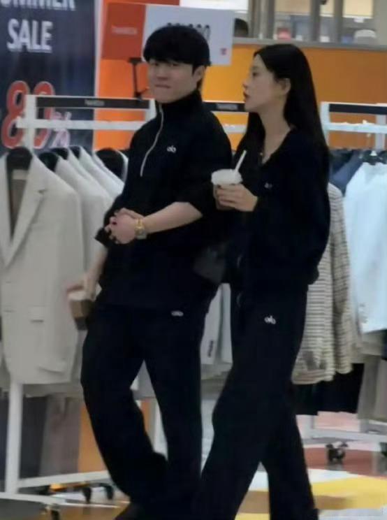Rookie道歉虽然我不怎么关注电竞圈但是从人性角度去看这种中伤就是人品有问题 