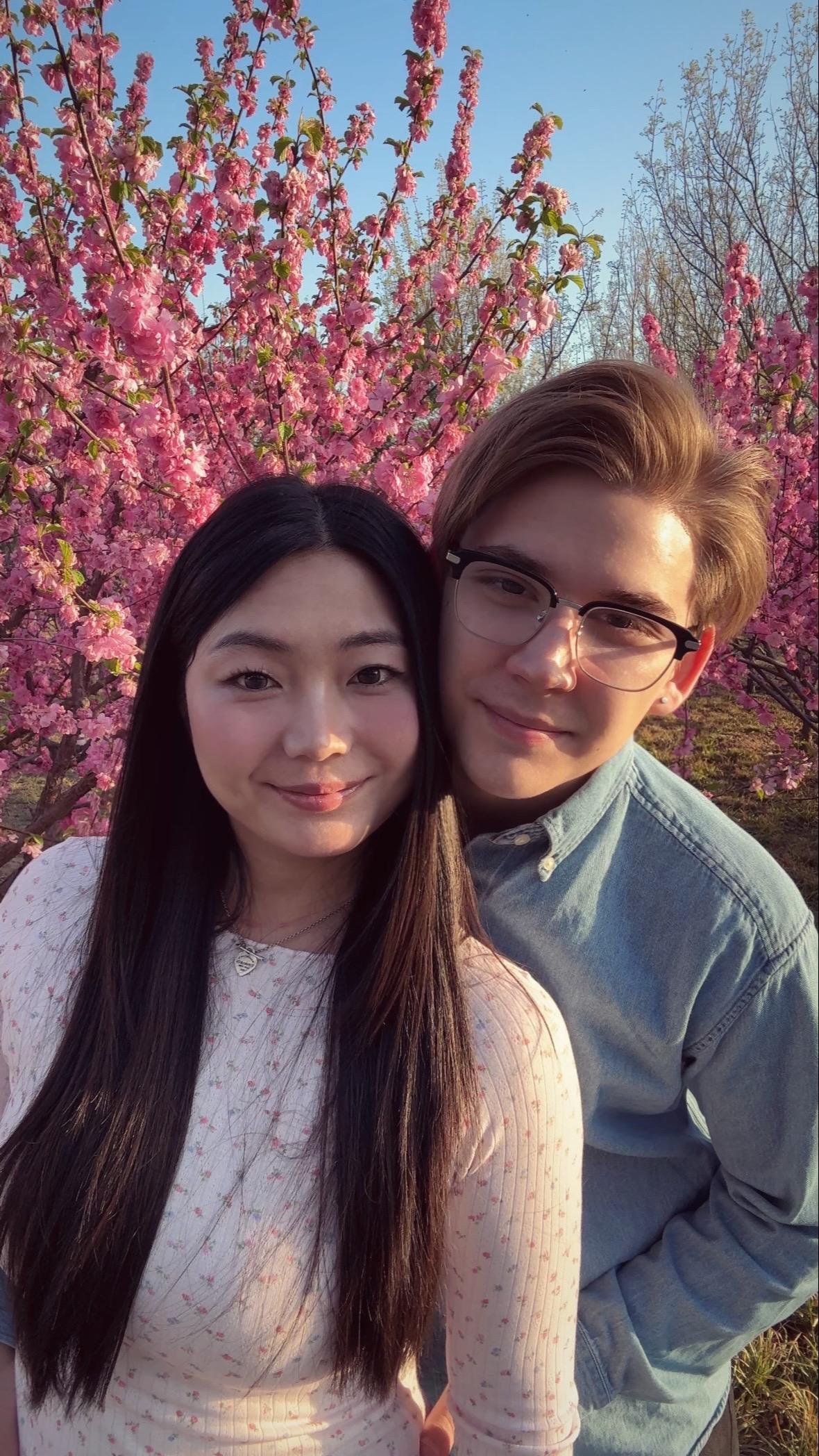 繁星在春天里投影 是你的眼睛。