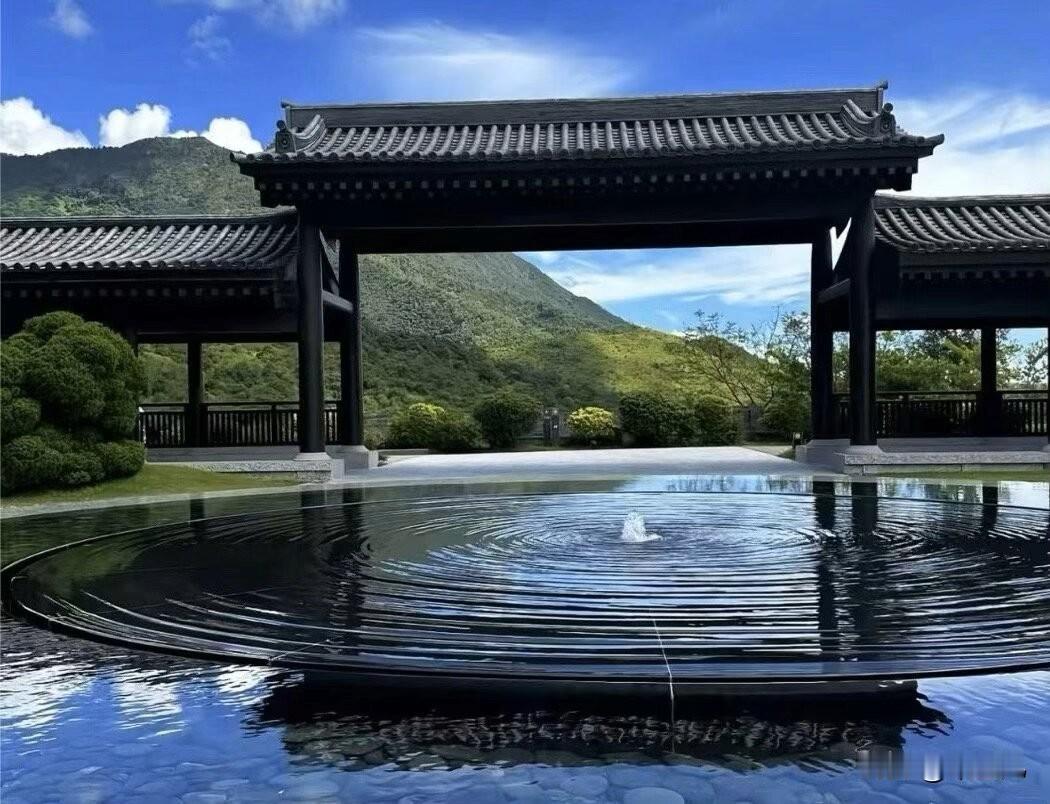 太原中考今日开考，
为时两天半时间，
共涉及到五科考试。
文综和理综是合并科目，