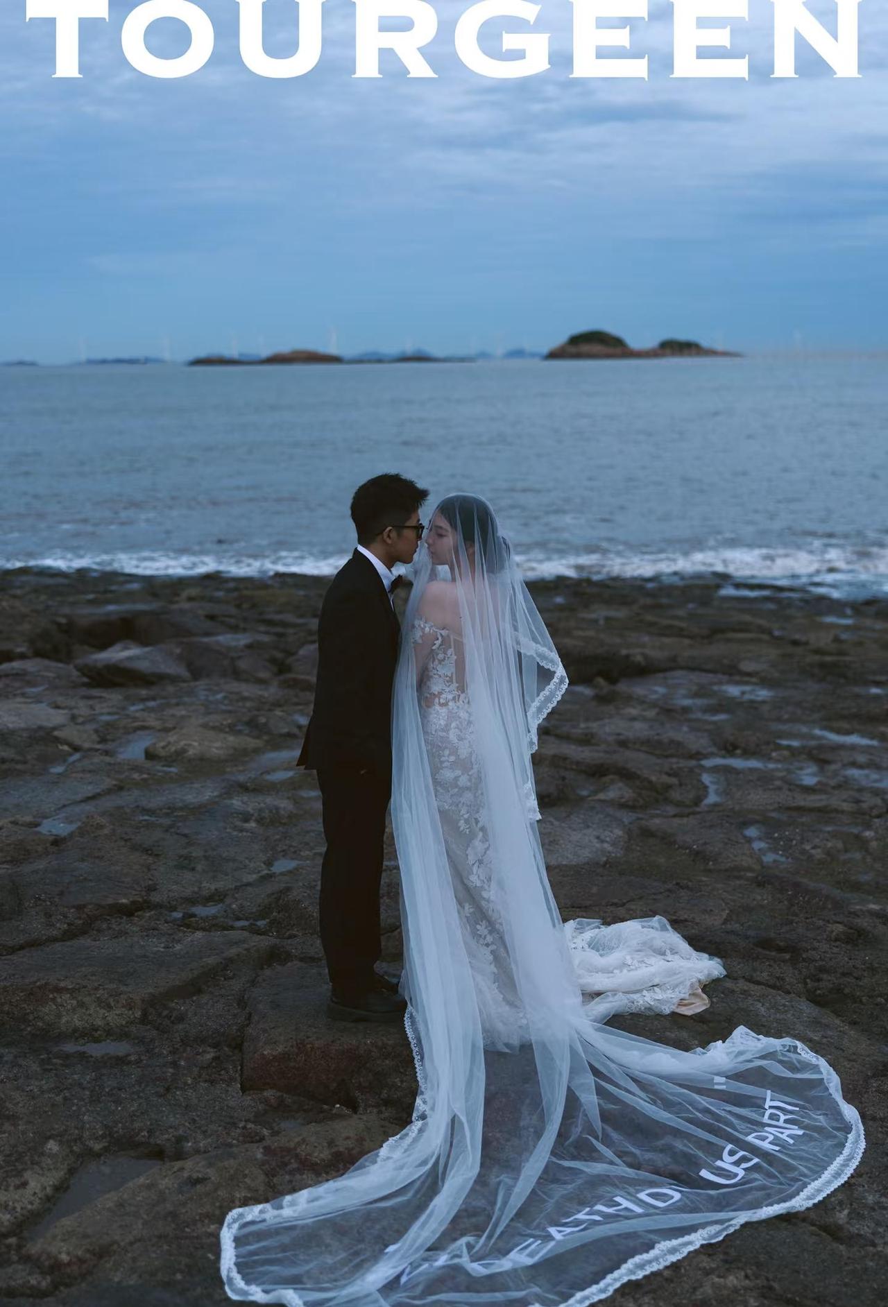 converse⭐配婚纱太ins了
穿婚纱的你 婚礼跟拍
