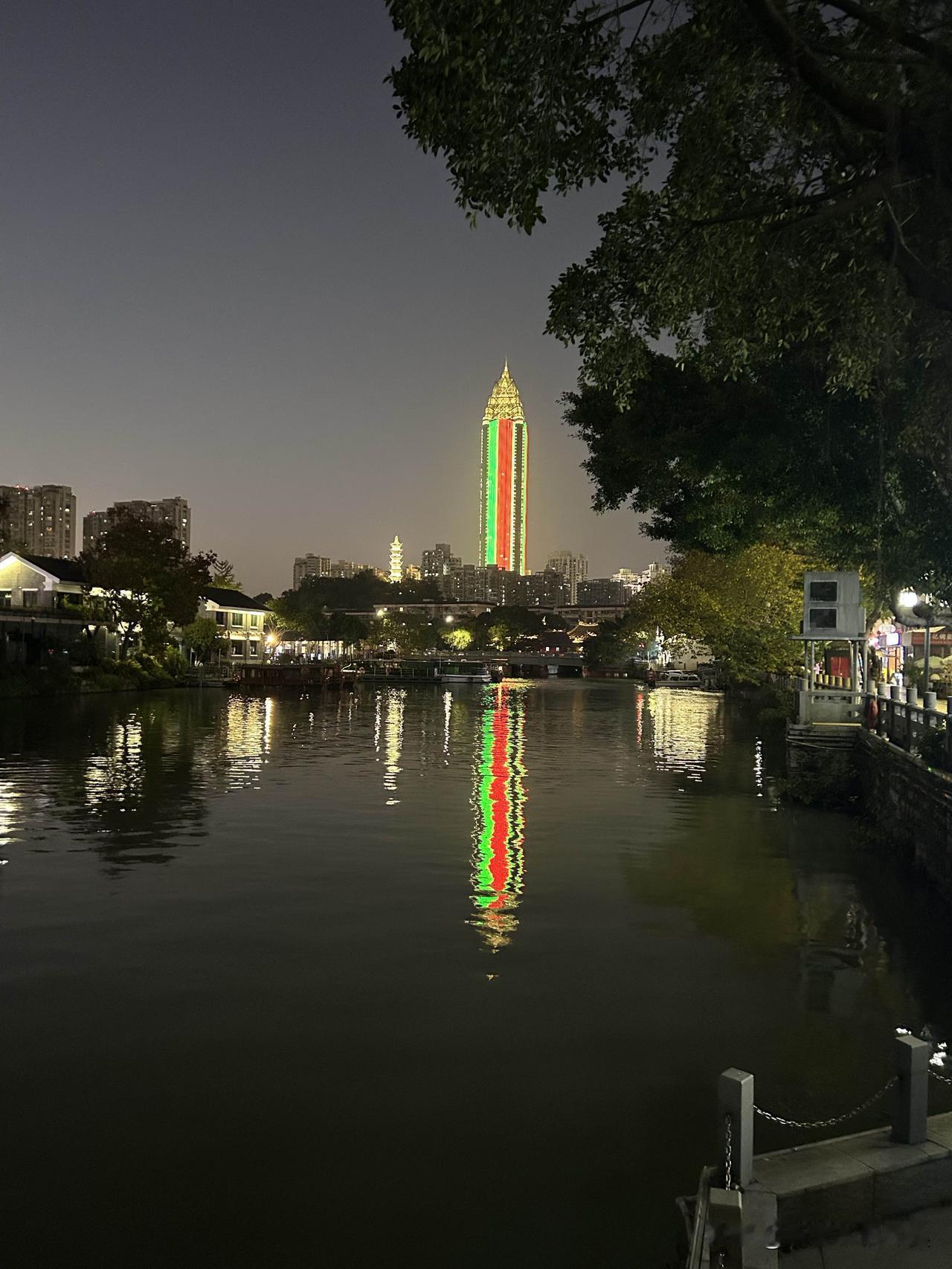 可以分享一张你拍的最美星空吗？