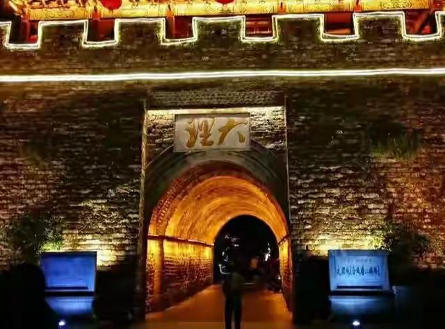 那年我34岁，手里攥着一本没人敢要的医师资格证。被医院拉黑后，我干了一件所有人都
