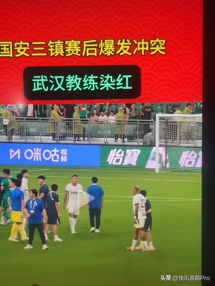 不仅水平欠佳
而且素质低下
你看看过去的欧冠
以及英超、德甲、法甲等联赛的
球队