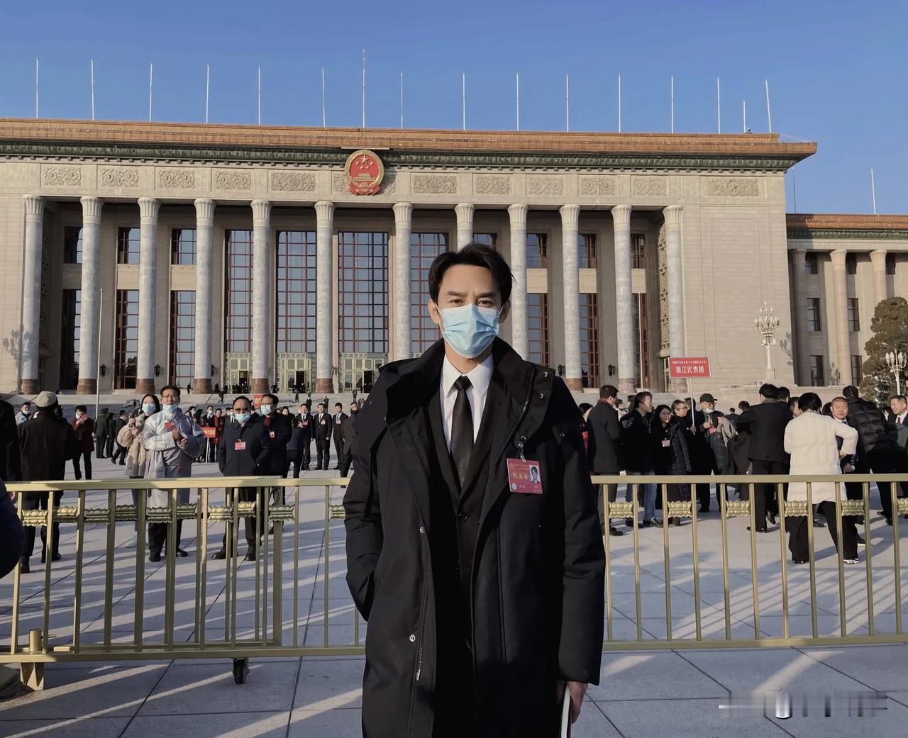整个娱乐圈，我最看不懂的人就是王凯！才四十四岁，他直接放慢干活的节奏，基本半隐退