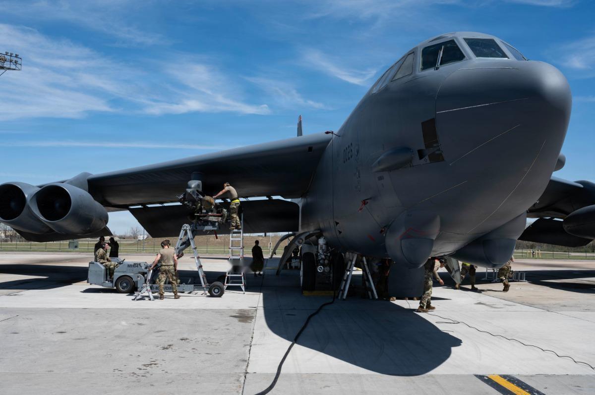 越重越好！B-52希望新挂架能承载4倍现重，容纳“炸弹之母”

兵不厌诈，弹不厌