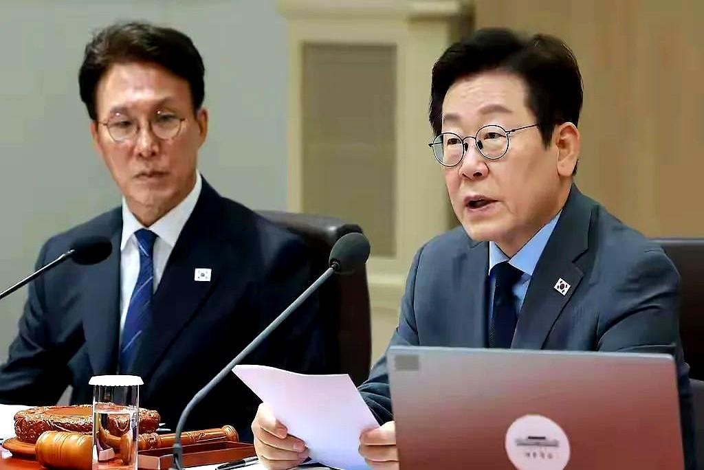 首尔街头刚散场，李在明转身就在国务会上点名：反华集会不是言论自由，是闹事。
话音