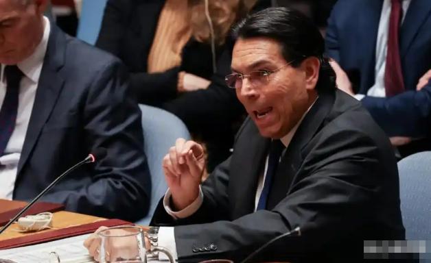“滚出去！”以色列代表联合国会议当场发飙，怒斥联合国官员：你闭嘴！
 
一个国家