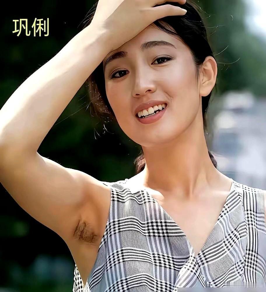 冯提莫回应腋下争议，甩出林青霞、王祖贤老照片反问：凭什么只要求女的？

上世纪八