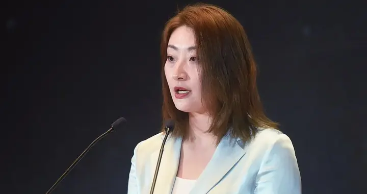 知情人士：宗馥莉已辞职