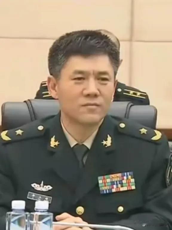 军方9人被罢免全国人大代表职务，其中3名上将4名中将

1、张振中（中央军委联合