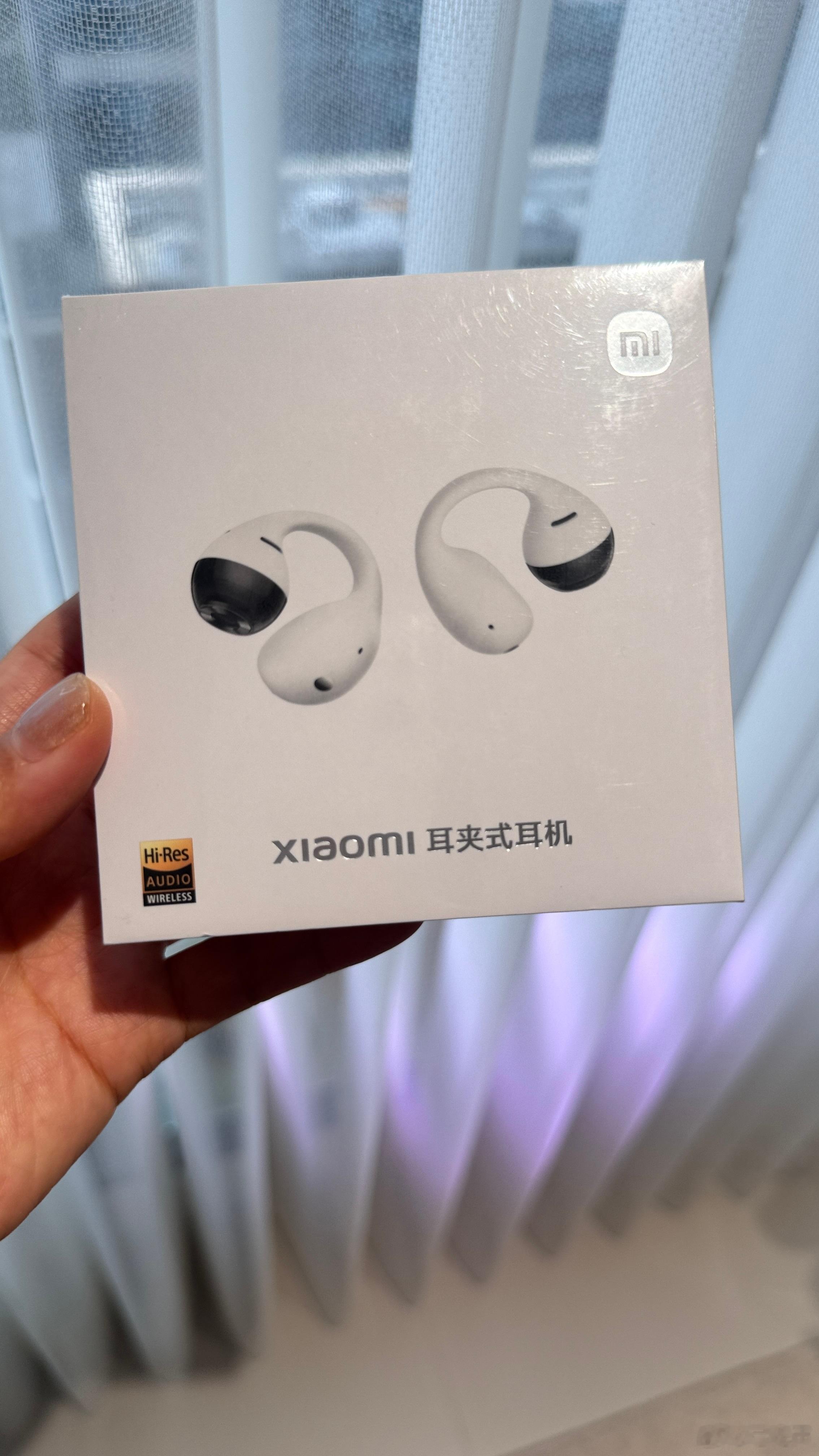 托好朋友的福，我也拥有小米鹅夹似鹅鸡啦～之前一直在用一款两百多块的耳夹式，换上小
