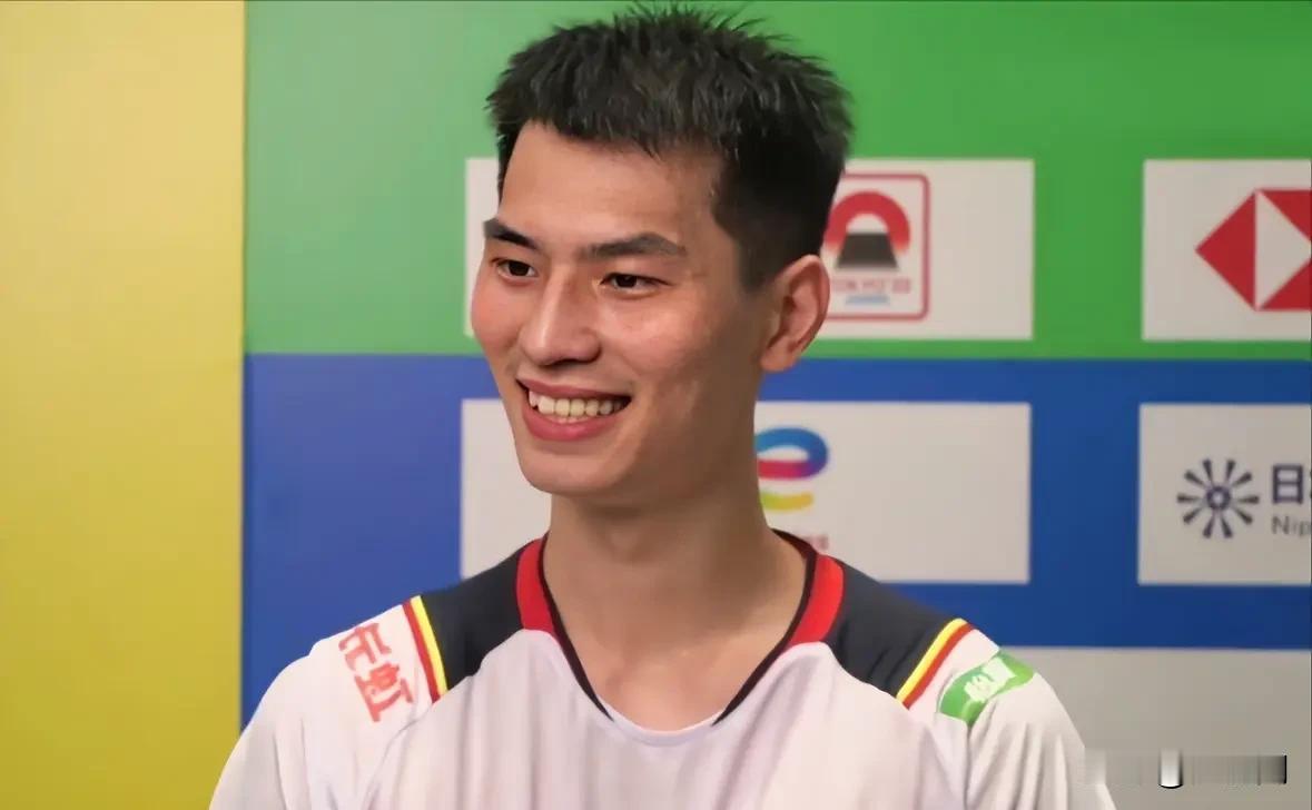 首个林丹杯5冠王诞生！赵俊鹏太牛了，2-0横扫韩国男单，夺得南京林丹杯冠军，这是