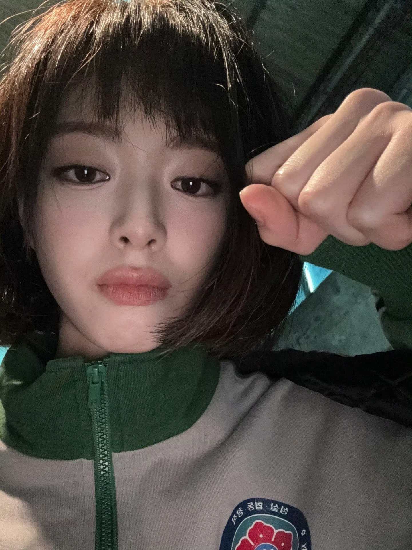 告别人这一生，都在不断相遇，也不断告别。我们总贪恋旧时光的温暖，执着于走散的人、