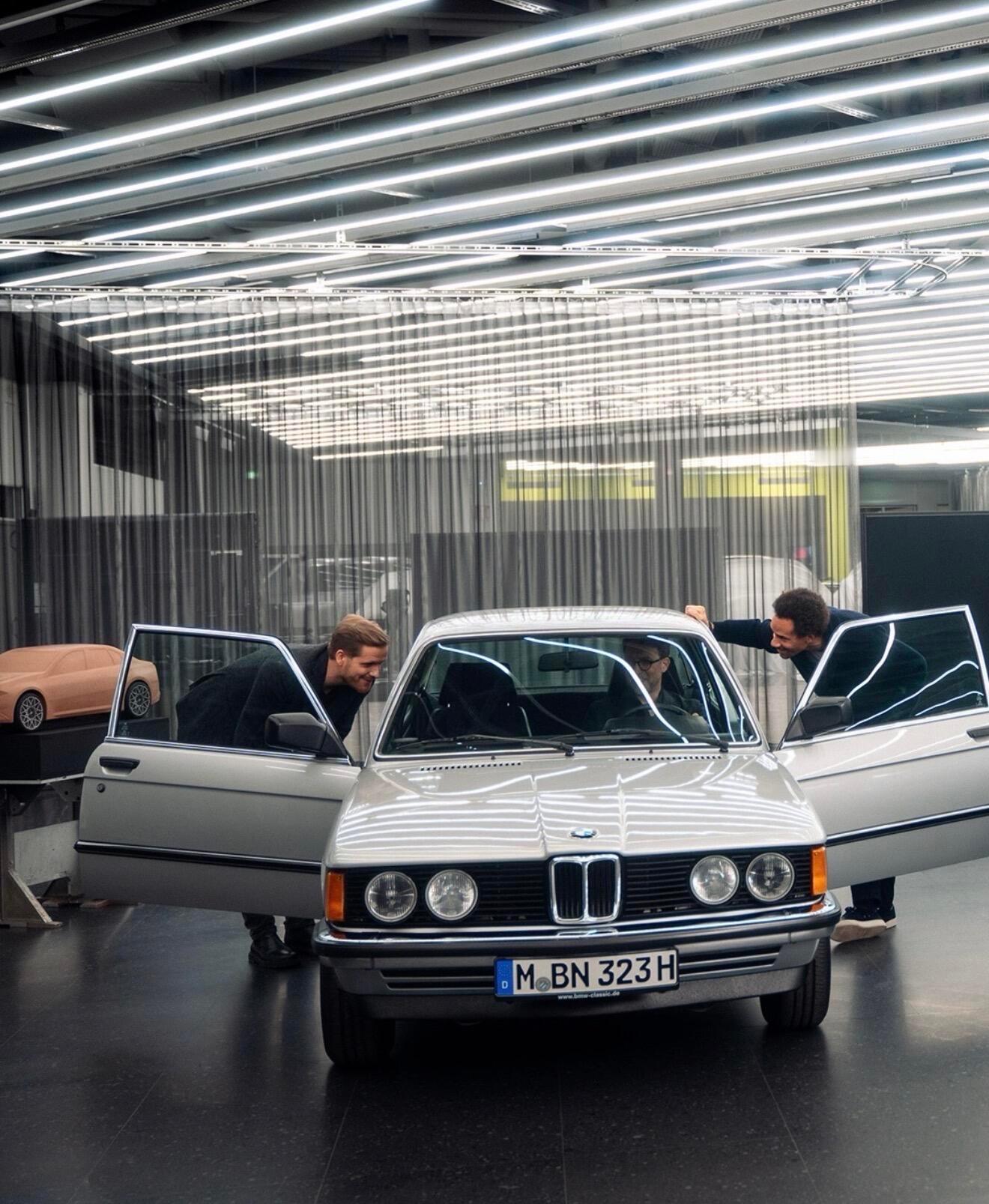 一组宝马全新i3的设计过程品牌有历史就是好可以从老车上找到很多灵感宝马汽车设计新