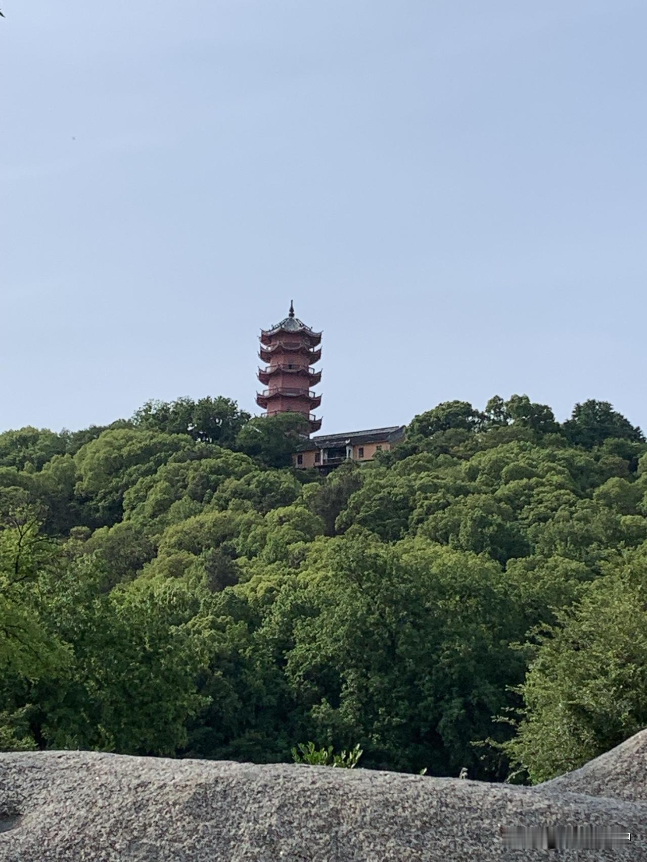 我是七0年代初出生的，当时全家下放苏北农村，下放时我还没有出生，我父亲，母亲带着