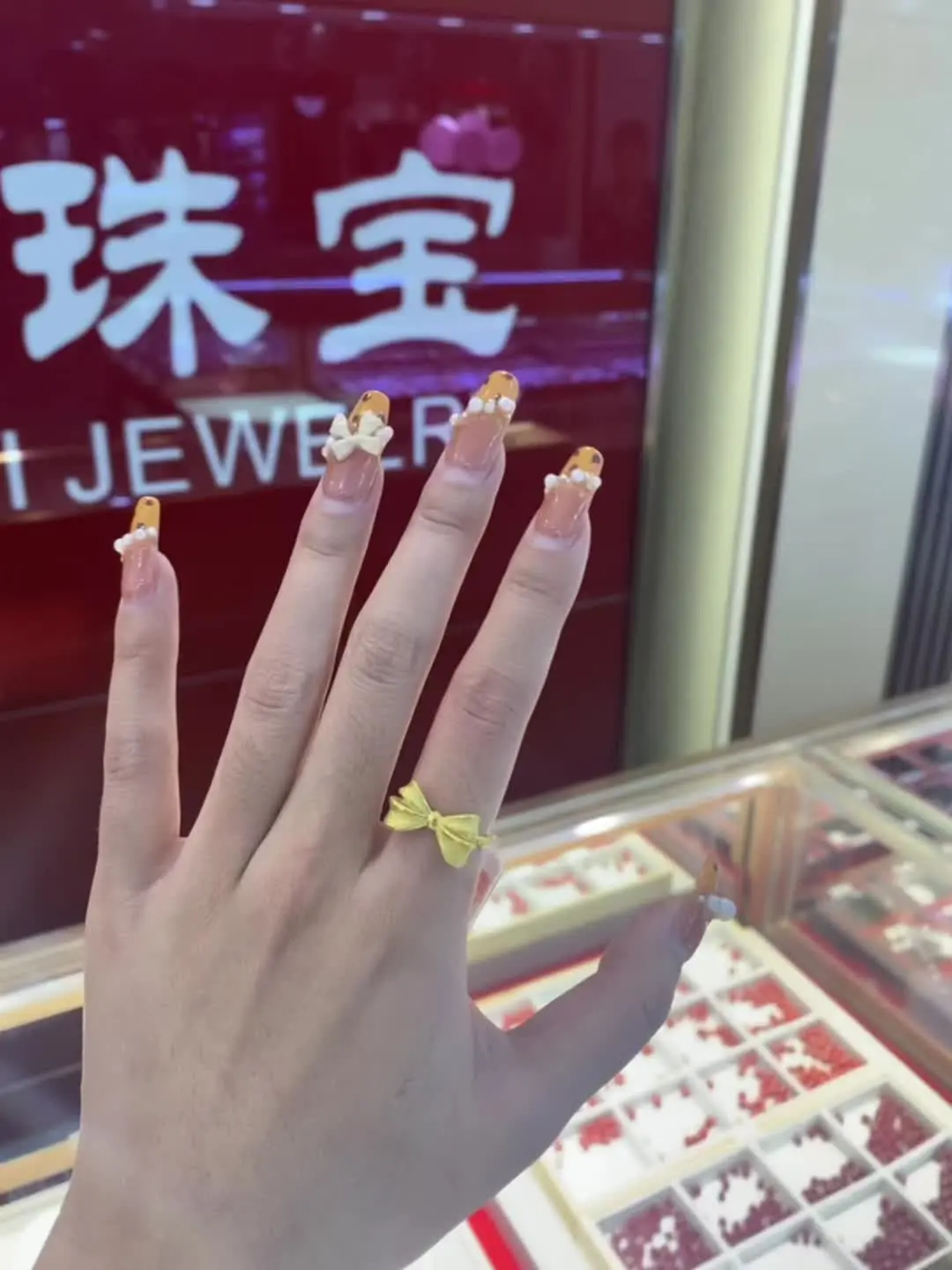 请问下次做美甲需要等到小孩几个月？？