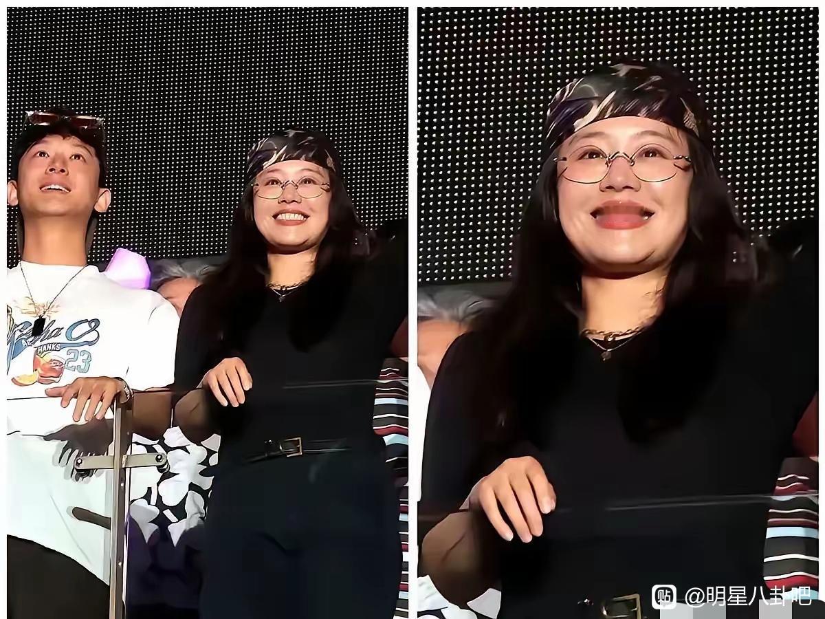 那英演唱会台下，马思纯往李沁旁边一坐娱乐圈的审美潜规则被当场撕碎。镜头扫过，一边