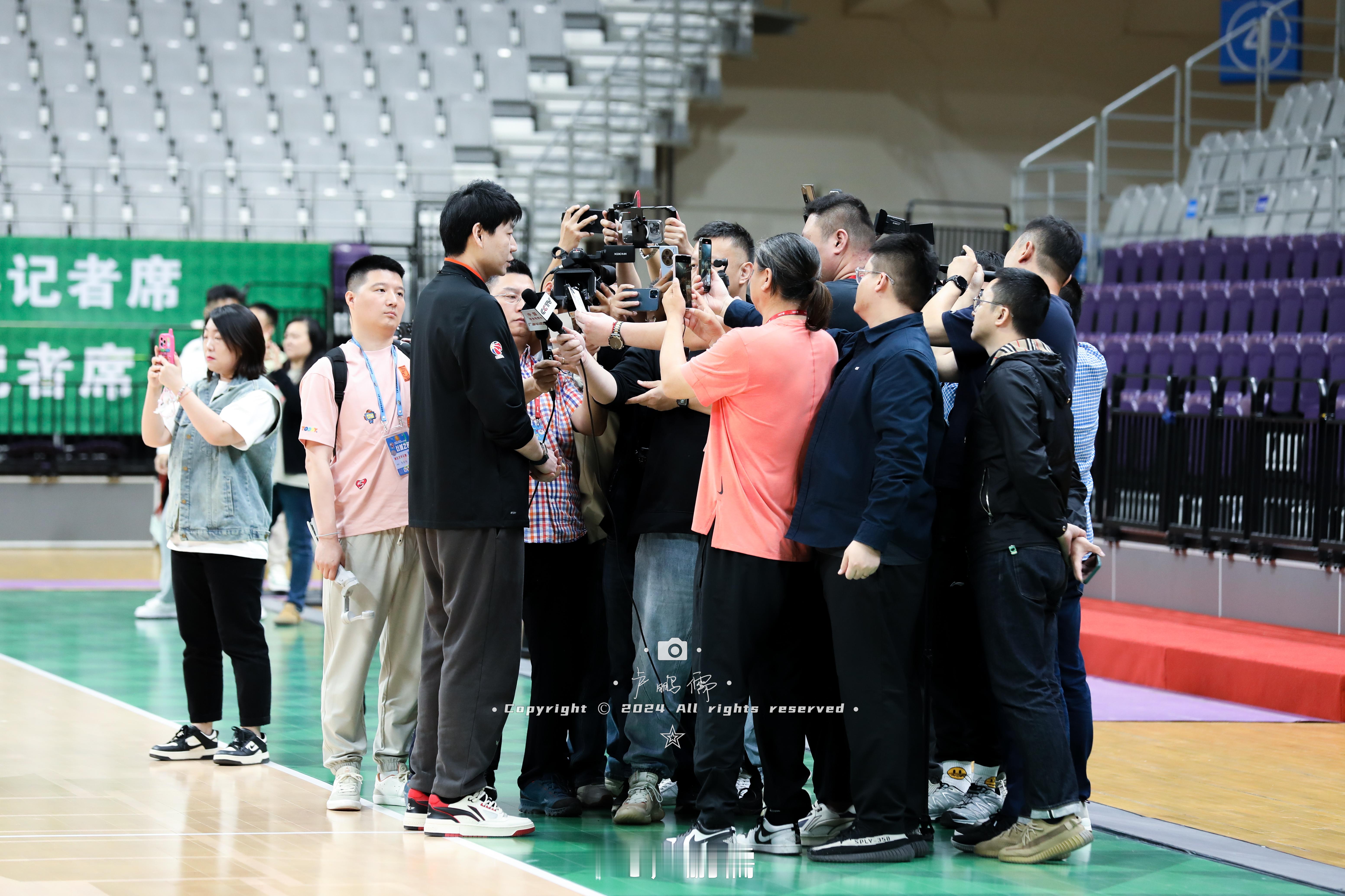 里三层外三层#CBA总决赛##辽宁男篮vs新疆男篮##小卢篮球世界#  ​​​