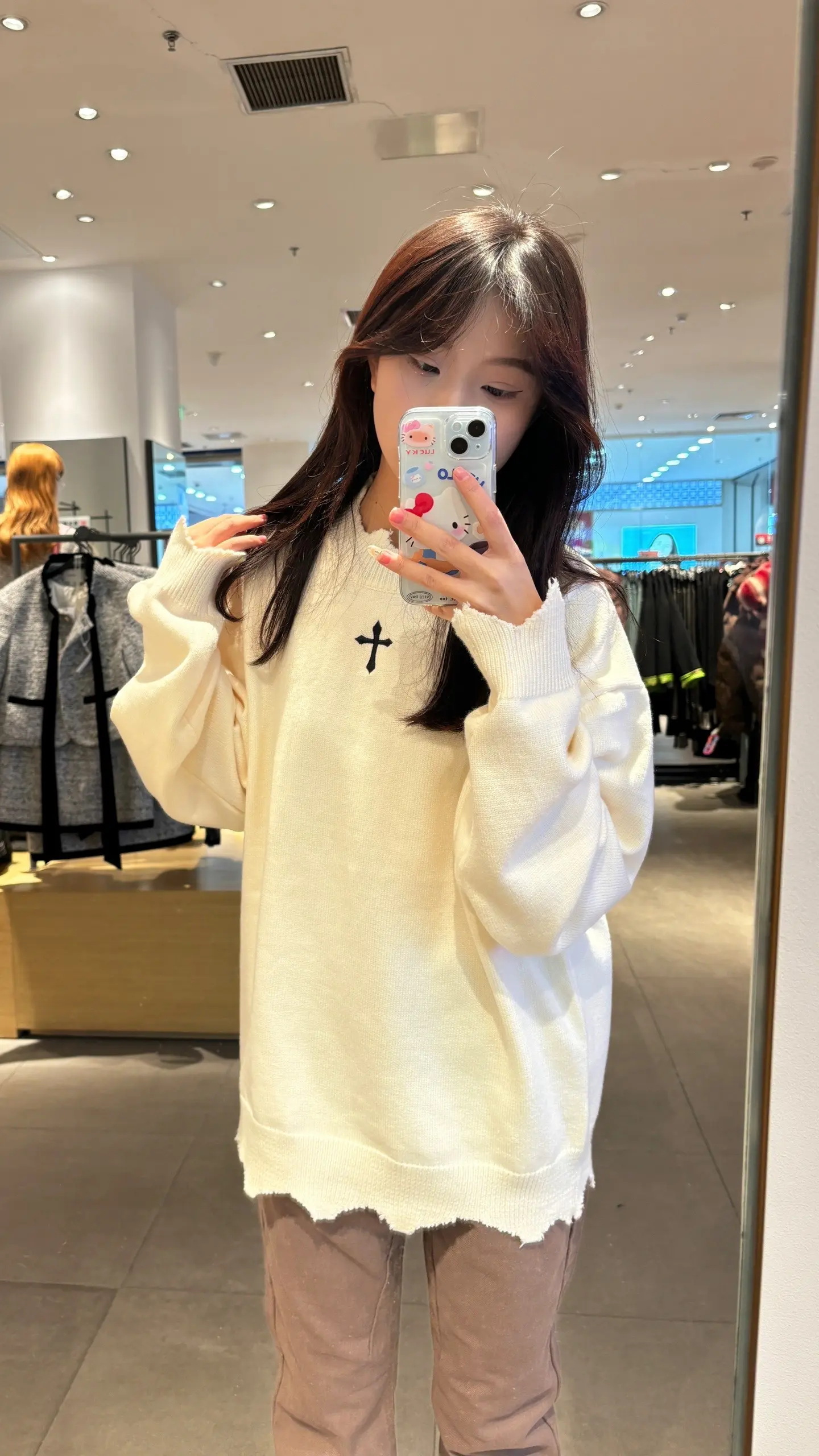 在我咖啡苦的日子里 是你一勺一勺给我放糖 谢谢你在我灰暗的影子画上笑脸.
