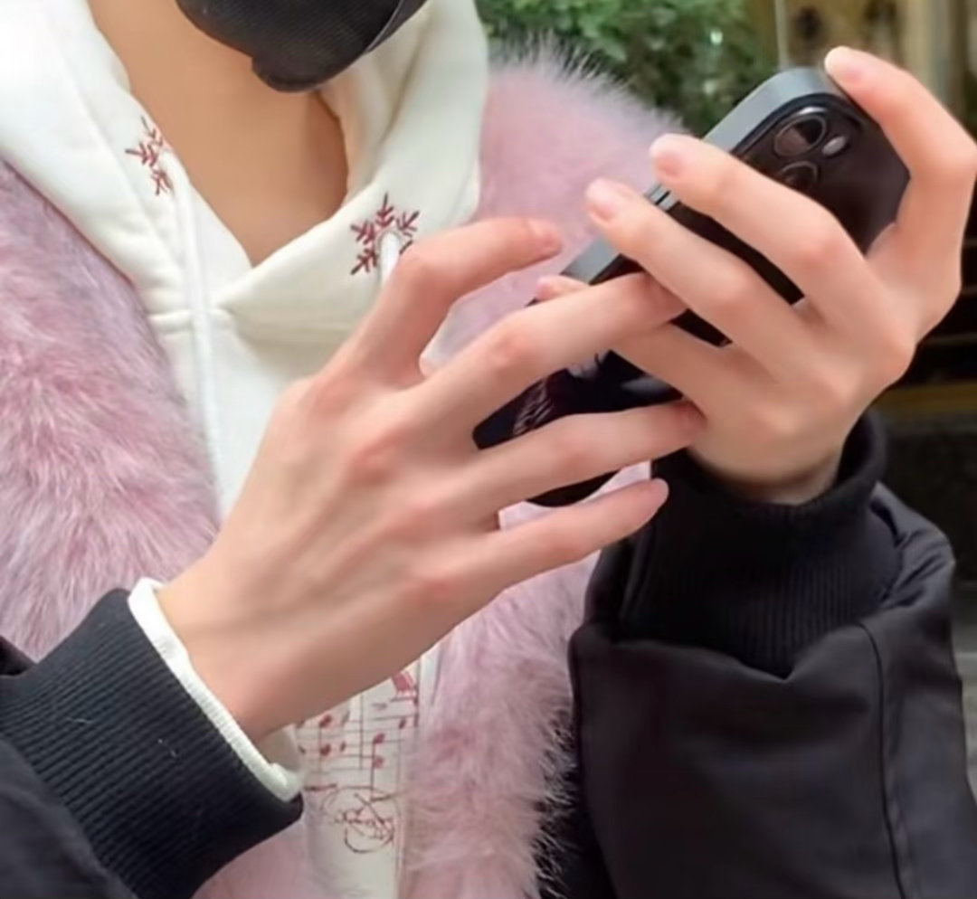 陈奕恒 身材和脸各长各的牛啊哈哈啊啊啊陈奕恒