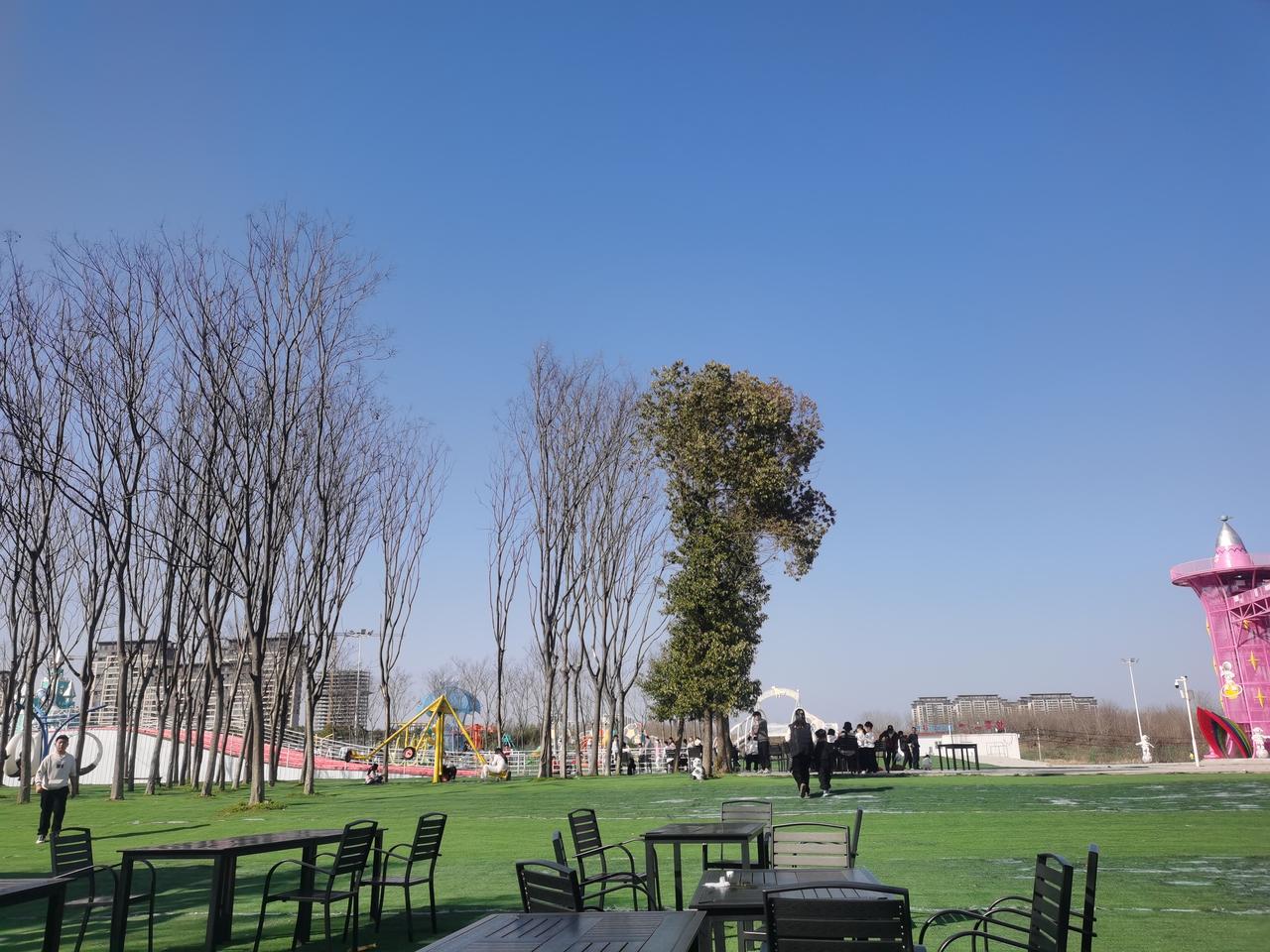 油价马上到10元一升了，以后要减少加油次数了，多用电，少用油。话说上次油价涨到1