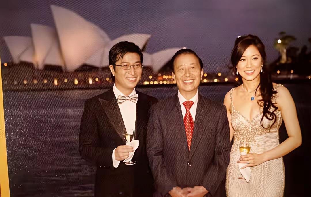 徐子淇的婆婆不在她身边，因为她公婆离婚了。她也没有妯娌，因为李家诚唯一的哥哥没有