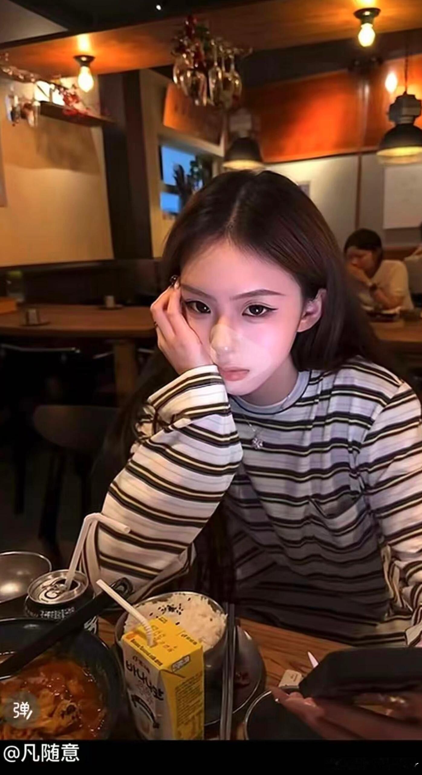 曝女网红张艺凡出轨凡随意🍉 真看不出来是这种人不论男女cg都不该吧，还背刺乐乐