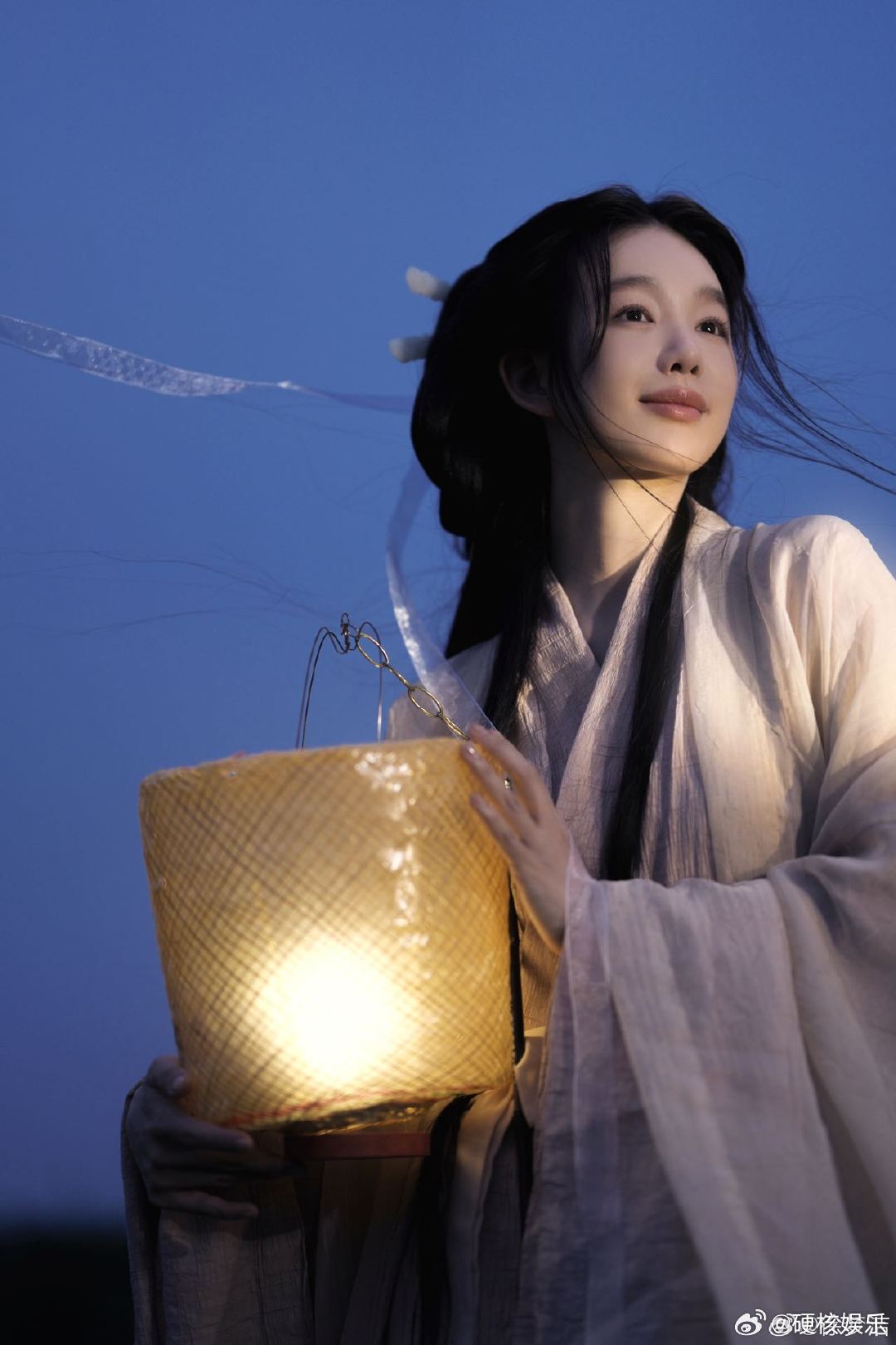 徐梦洁生日营业图 徐梦洁可以接古装剧了 祝徐梦洁生日和端午双份快乐！这组古风营业