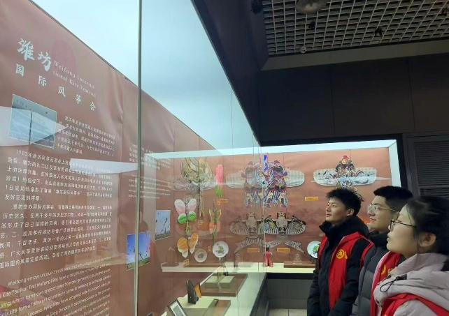 秦岭笑谈曲阜师范大学 【忆风筝会展风采历程，聚宾朋谊促交流繁荣】青春三下乡社会实