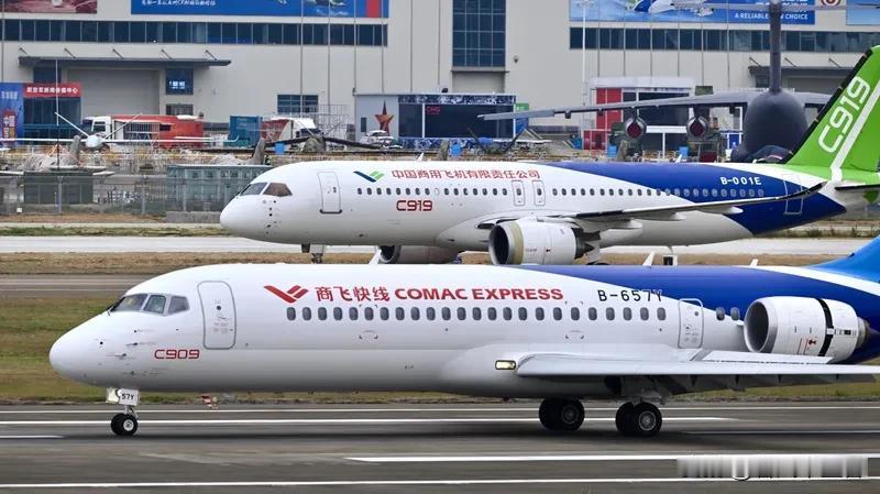 2025年10月3日，这日子得记好了！国产C909客机居然直飞印尼美娜多了，还是