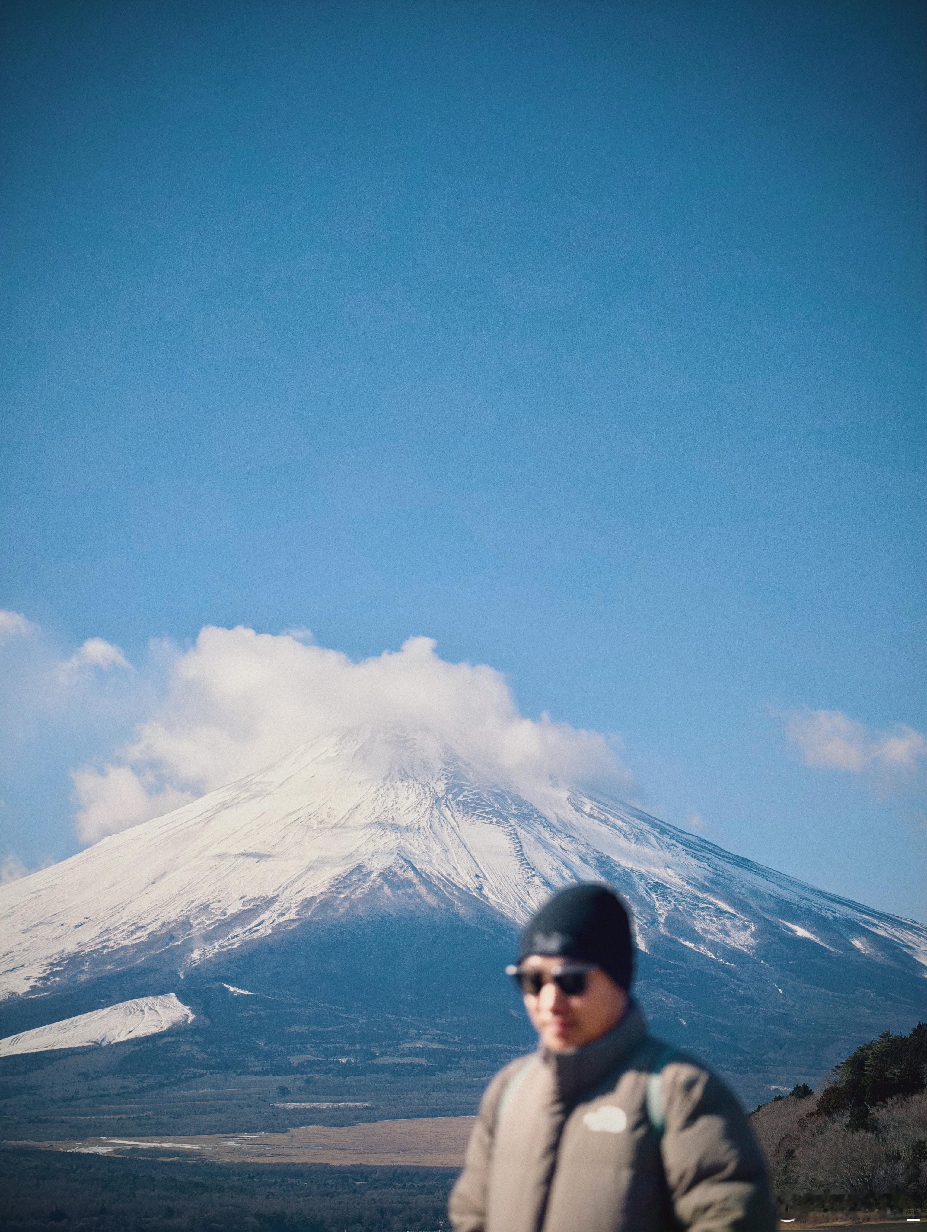 从昨天开始这个旋律就在脑海里转了“谁能凭爱意要富士山私有”今天天气还蛮好的，只有