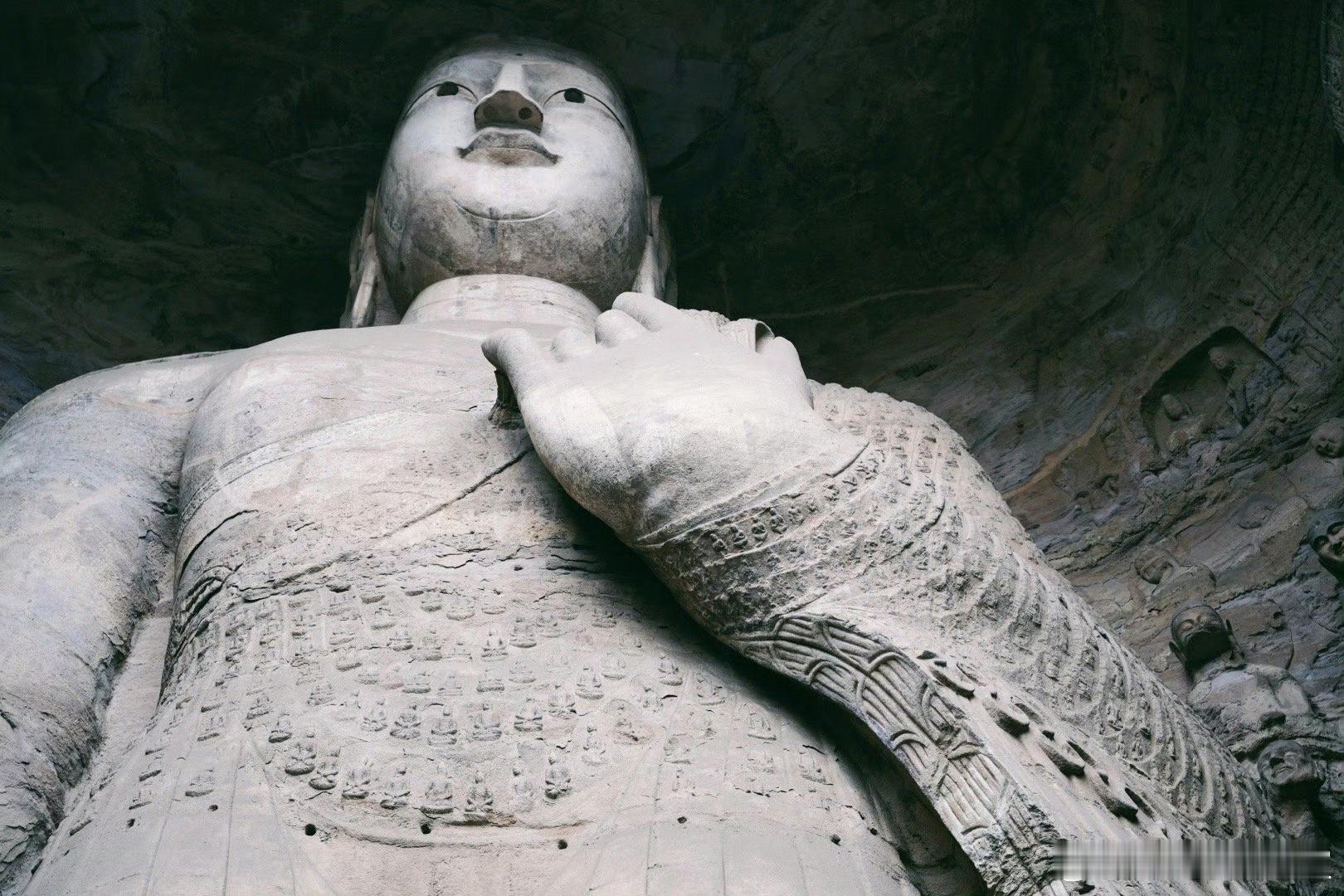 龙门和云冈都去过了汉风胡风区别还是挺明显的 ​​​