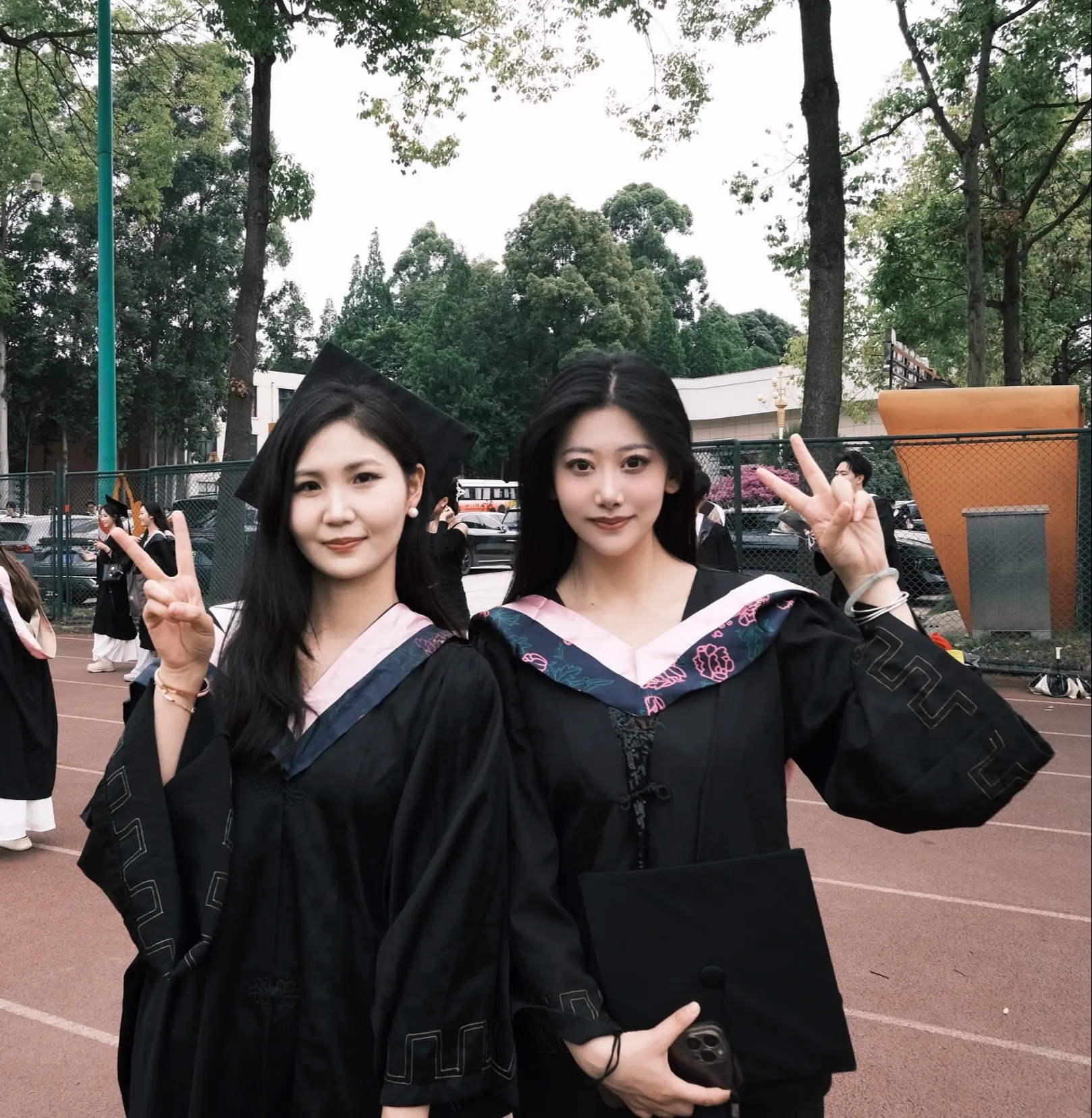 答辩顺利通过✅ 潮湿的青春 我不舍得