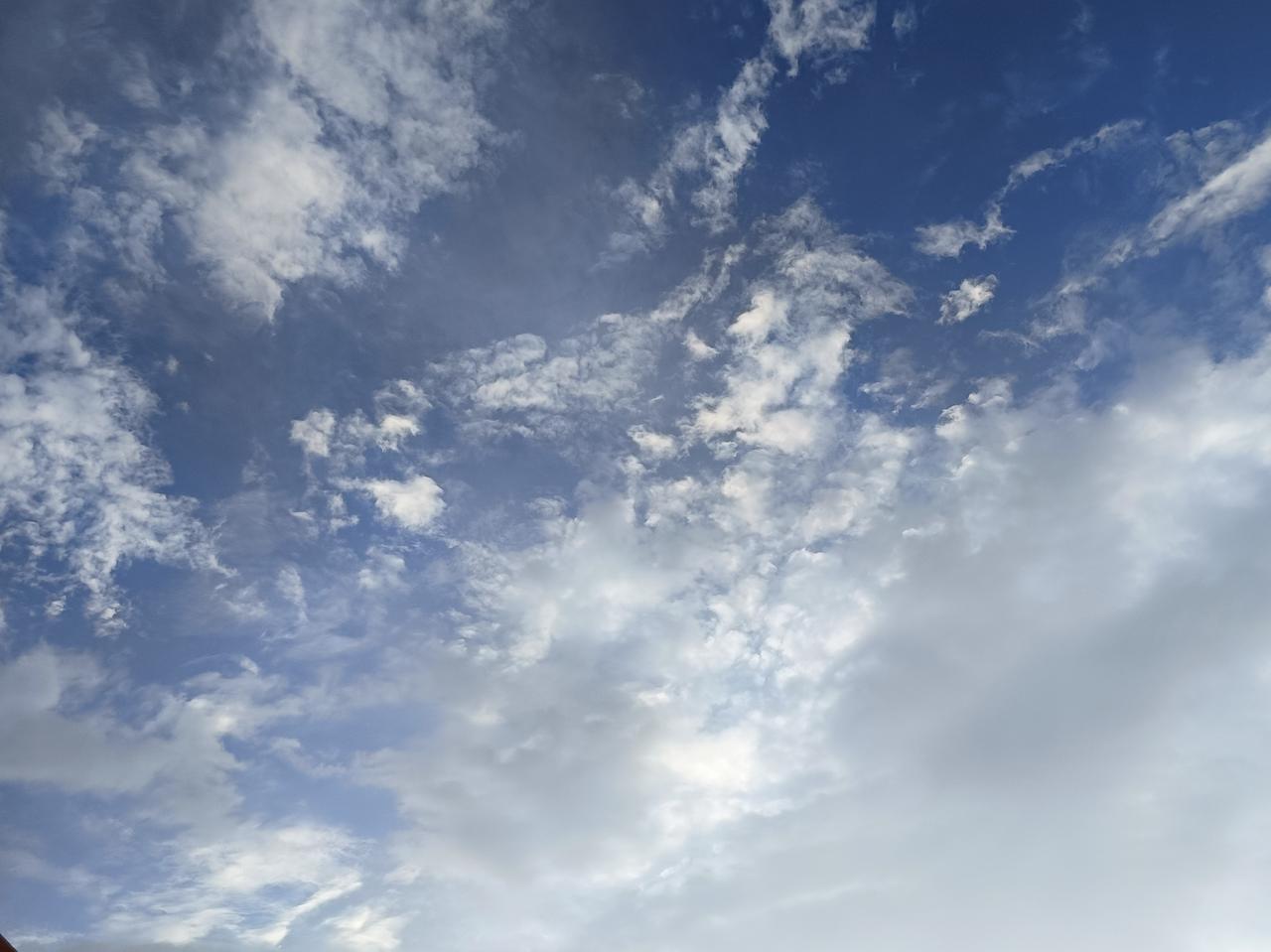 有句话说：别拿明天的钱装今天的体面。
普通百姓的生活还是需要有计划的，脚踏实地才