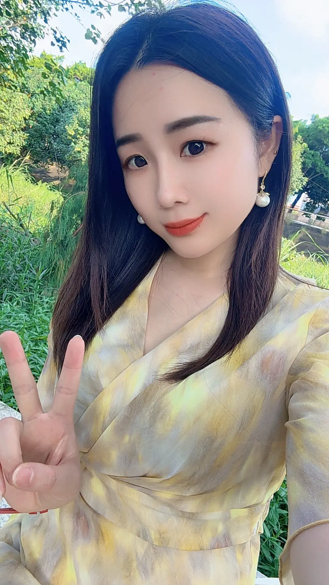 一边内耗，一边自愈，一会想开了，一会想不开，跟疯了一样，最可悲的就是突...