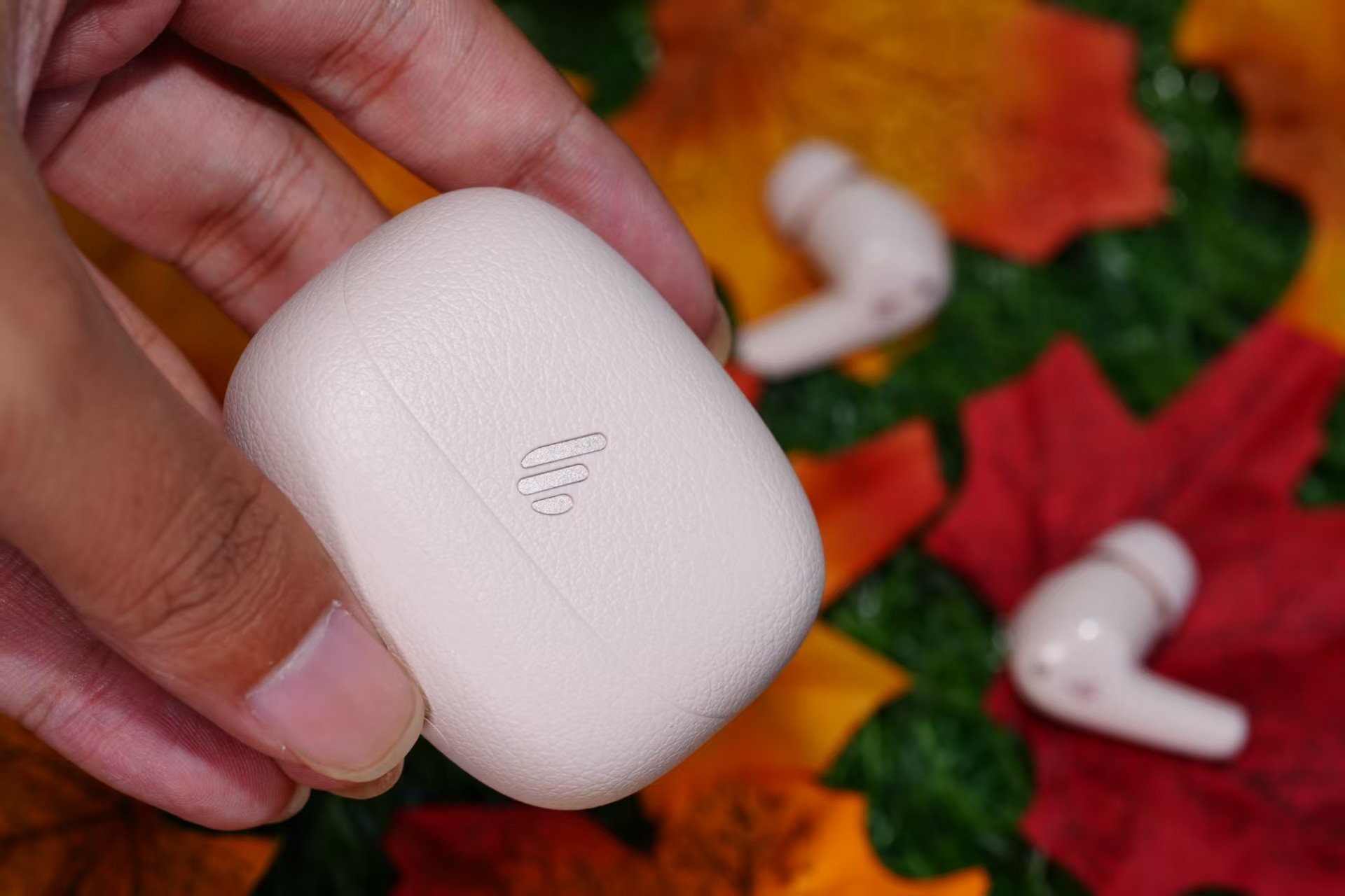 本来只想要一副通勤不吵的平价TWS，结果漫步者 FitBuds Turbo上来就