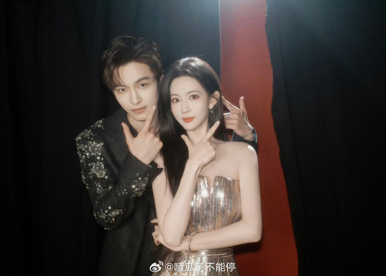 孟子义何与百花杀合照🈶帅哥美女好配