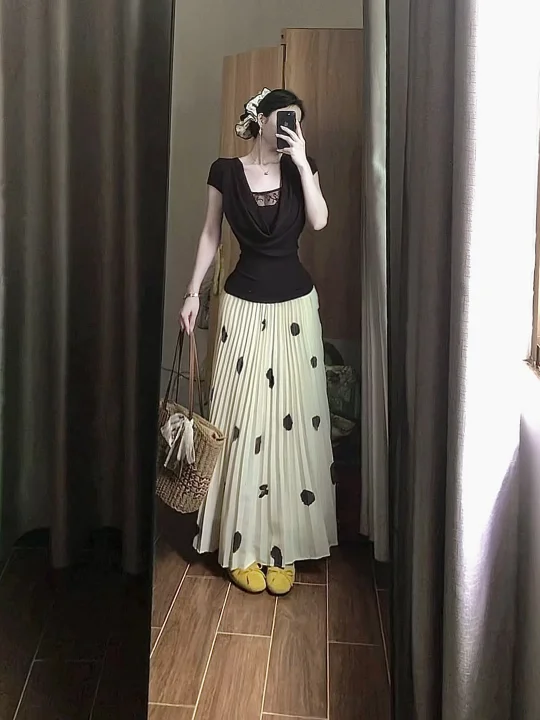 波点➕v领 太有氛围感美女感了！