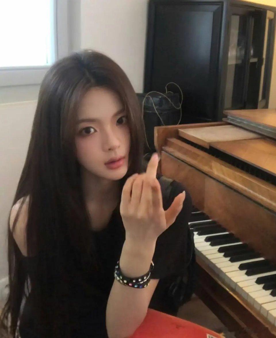 同期小花鞠婧祎和杨超越谁更美？ 