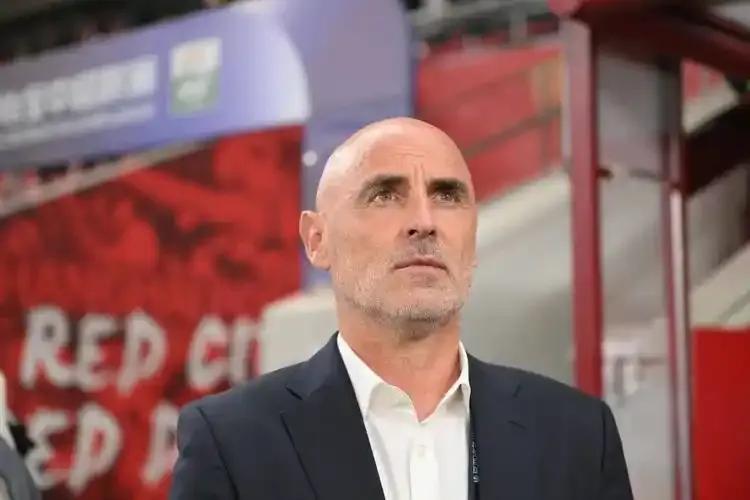 中超最后一天，冠军将最后揭晓，是上海海港荣获三冠王，还是上海申花逆袭夺冠？让我们