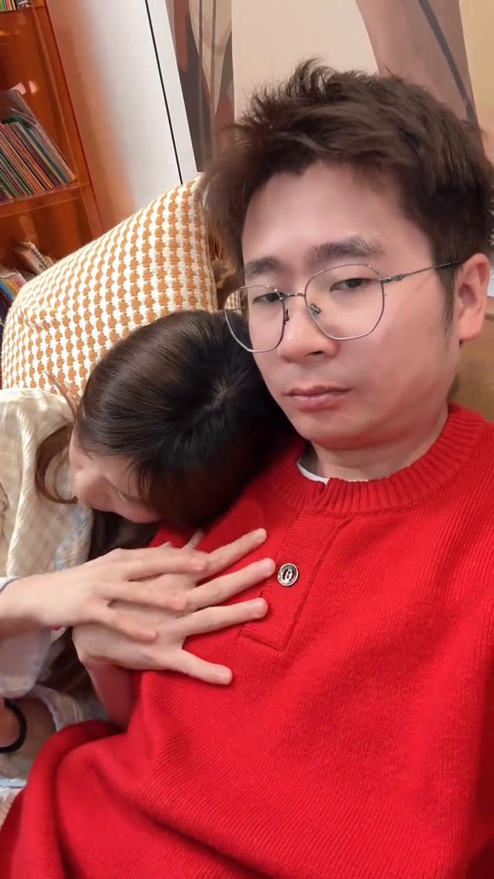 全国女友统一行为。
全国女友统一行为。