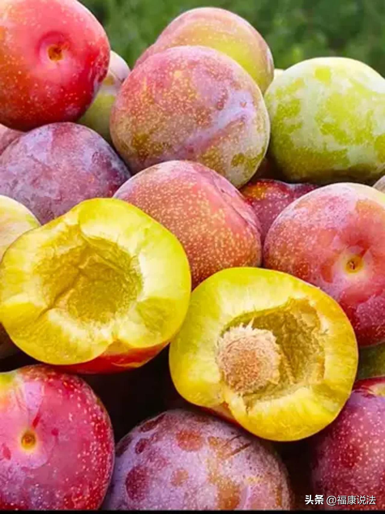 海南，女子在微信群花8800元买了740箱李子，加上600元运费，共支付卖家94