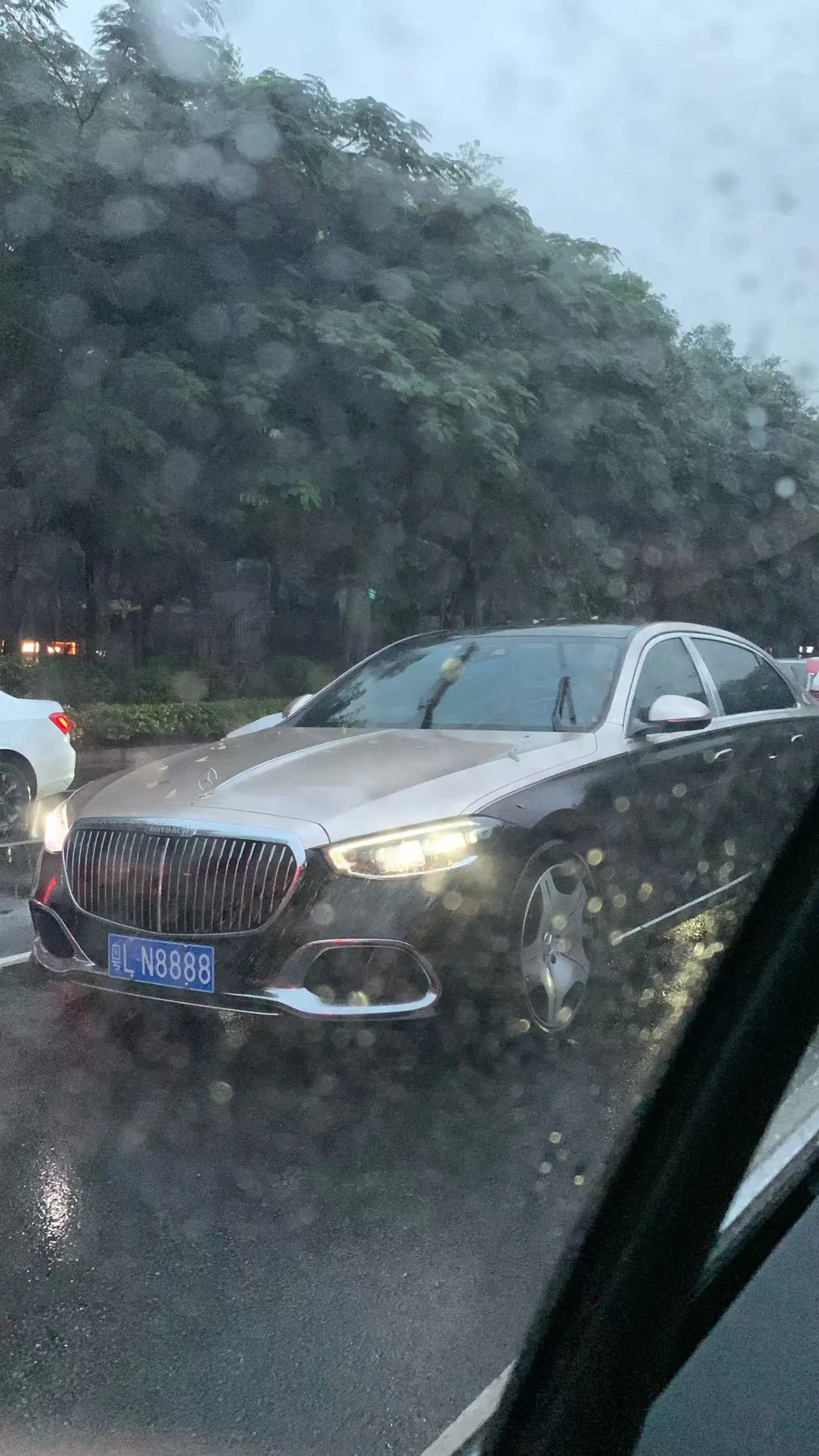 迈巴赫越老，发家越早。