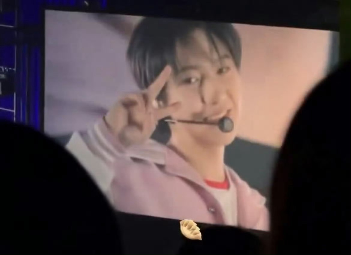 黄仁俊[超话]   hrj  黄仁俊  ✨萌✌🏻 