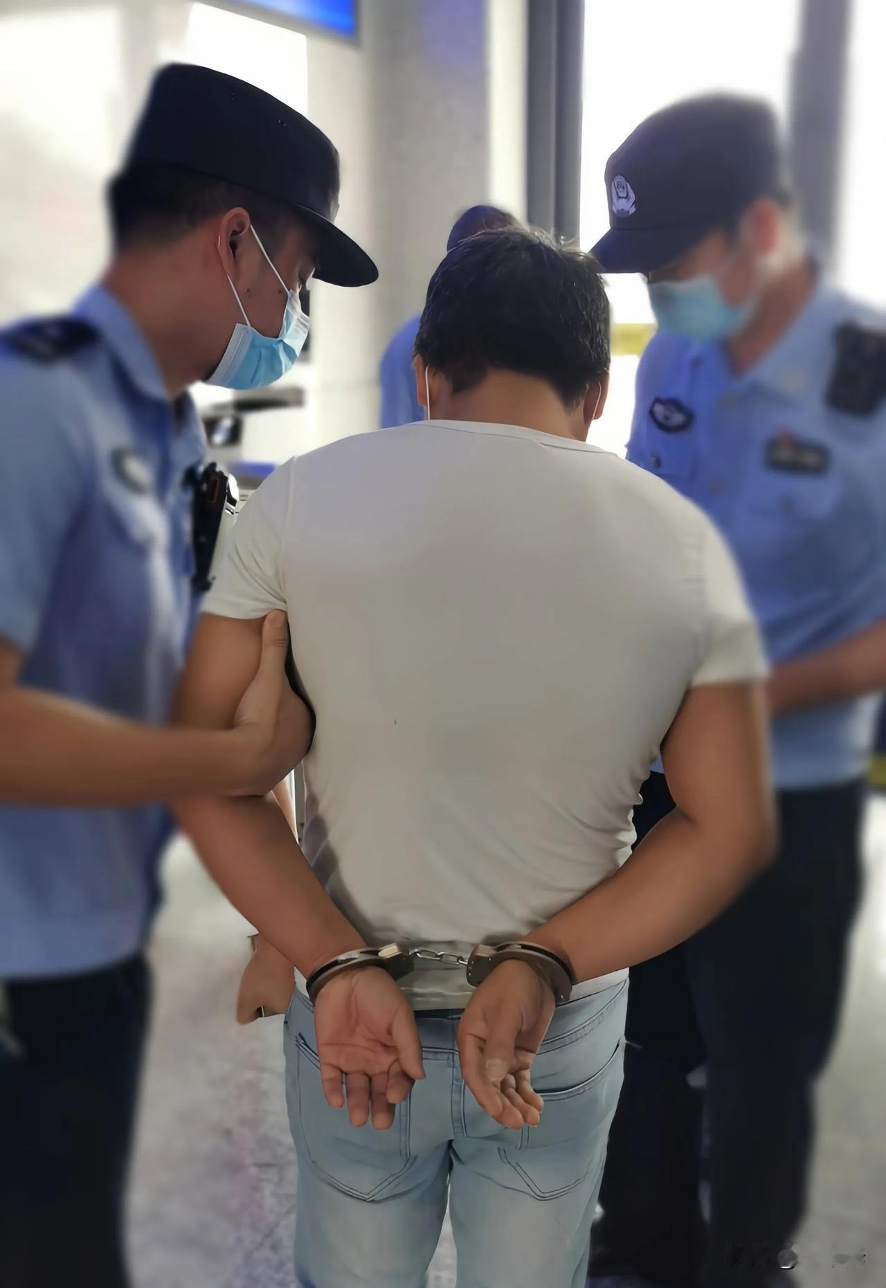 各种APP需绑定个人信息的时代，如何防止个人信息泄露并揪出“内鬼”？一个很简单的