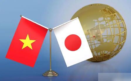 你信不信，从东京飞北京的机票，平时三千，真到撕破脸那一天，最先被卷进去的，可能不