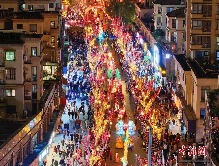 华为智驾一骑绝尘，给我一个不买电车的理由？
电车也是国家战略长期的布局。
大势所