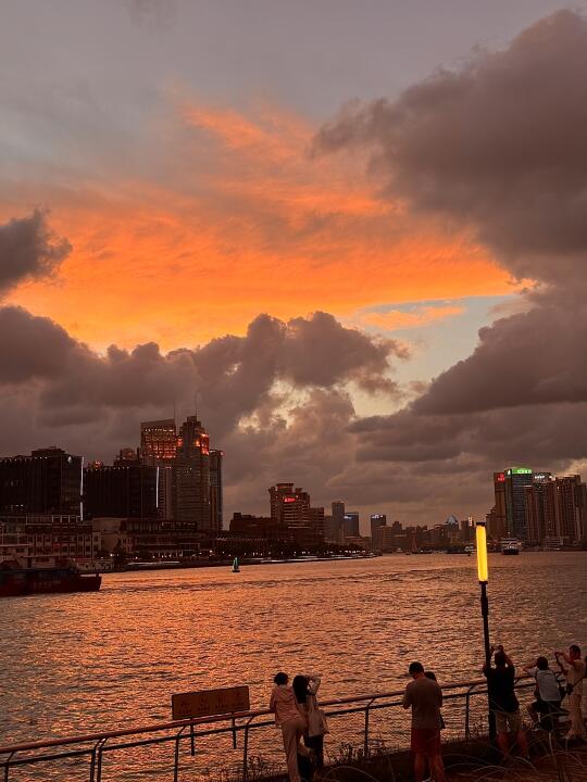7.19上海实况🌄烧了但又没完全烧……